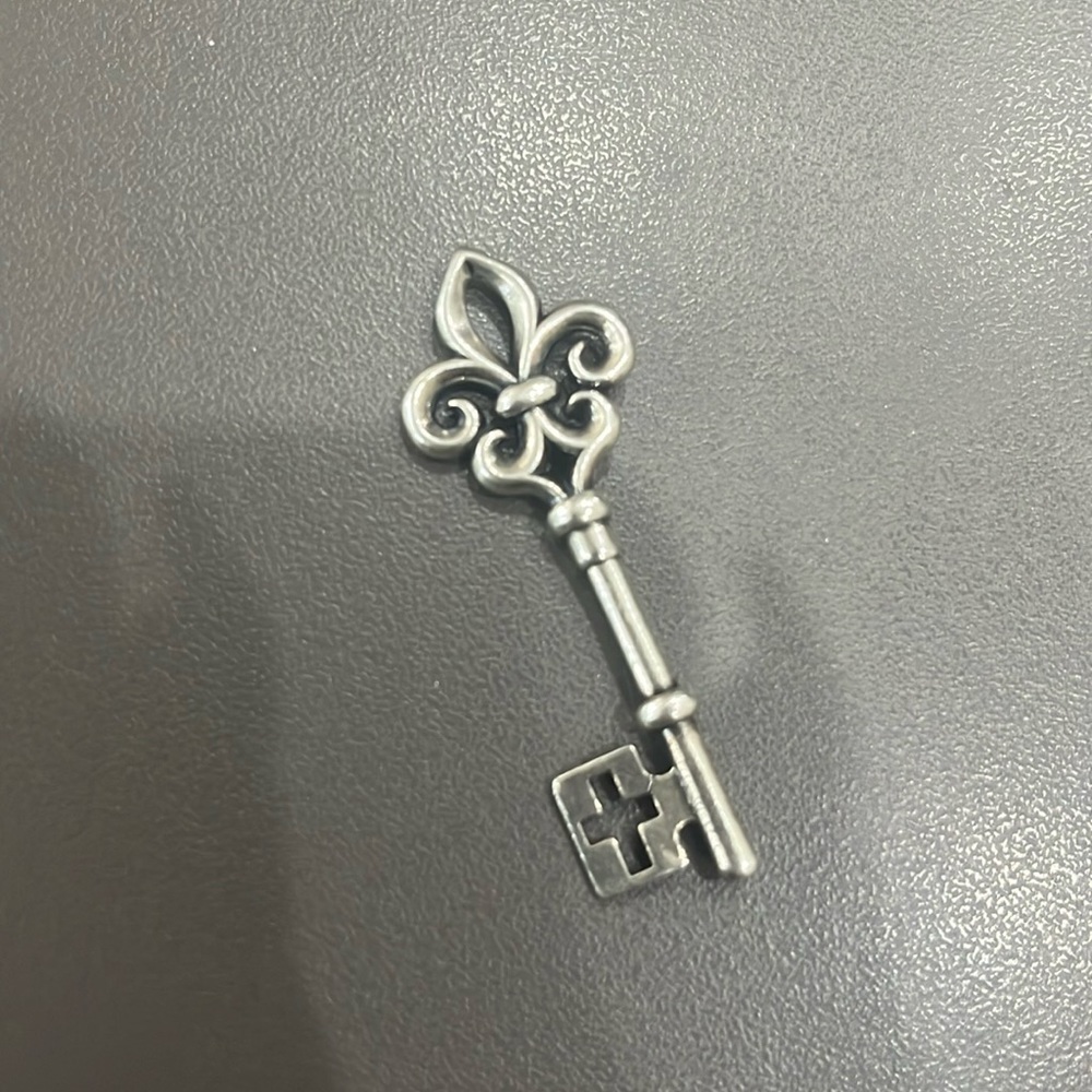 James Avery DISCONTINUED Key Pendant